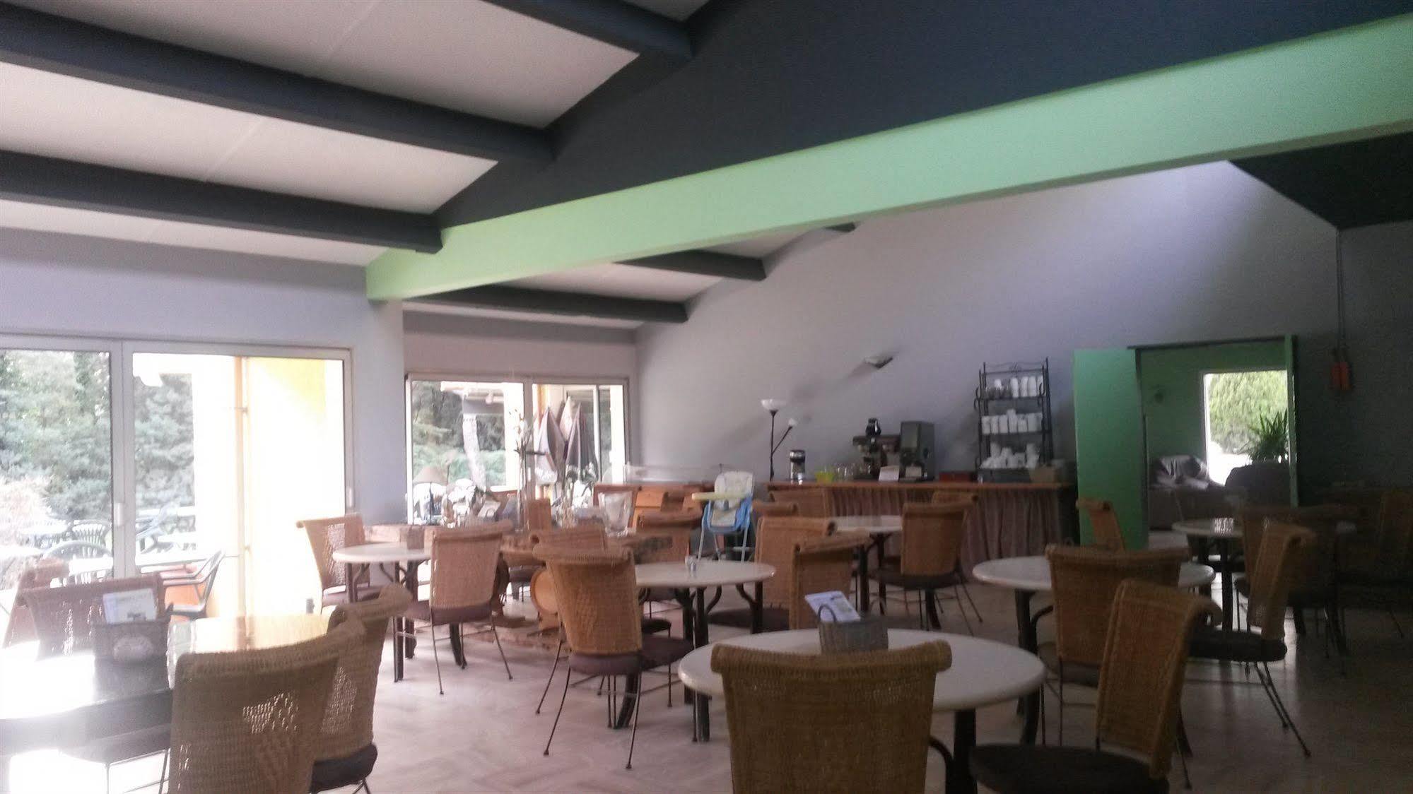 Hotel Restaurant Le Mas De L'Olivier Pont-Saint-Esprit Exterior photo